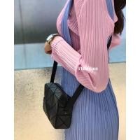 ราคา ,,BaoBao Cuboid crossbody ของใหม่ แทั100% fdki (27625403358)