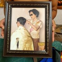 ราคา กรอบรูป สมเด็จย่า ทรงตัดผม ใ นหล วง ภาพมงคล รูปสมเด็จย่า ภาพเสริมฮวงจุ้ย ร้านทำผม ร้านตัดผม ร้านเสริมสวย ตัดผมชาย หญิง (22782020466)