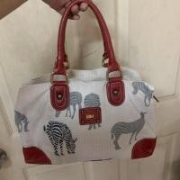 ราคา กระเป๋าสะพายผ้า bsc แท้ (9869048974)
