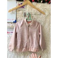 ราคา H&M เสื้อแจ็คเก็ตผ้าซาตินโทนชมพูนมแต่งกริตเตอร์เด็กผู้หญิงsize 98(2-3Y) (26333006585)
