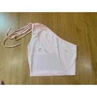 ราคา เสื้อครอปเปิดไหล่ข้างเดียวมีสายผูกโบว์ช่วงไหล่ (26175143171)