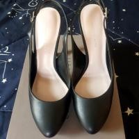 ราคา รองเท้าส้นสูง charles and keith สีดำ ราคาถูก (6315942688)