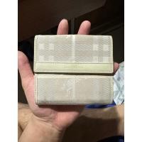 ราคา Burberry compact wallet มือสอง (19193233882)
