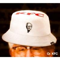 ราคา แท้หมวกบักเก็ต KFC ผู้พันแซนเดอร์ 2024 สีขาว Limited (27506534357)