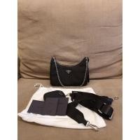 ราคา Used like Super New!! Prada Re-edition 2005 ปี 2020 มือสอง (7984511474)