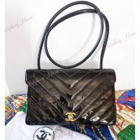 ราคา Authentic​ used​ Chanel bag in black chevron Patent​ leather (4969756516)