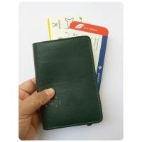 ราคา ปกพาสปอร์ตหนังเทียม แบบสอดปก (เขียวเข้ม/เขียว/เลือดนก/น้ำเงิน/ม่วง) (998348218)