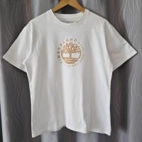 ราคา เสื้อยืด มือ✌️พิมพ์ลาย แบรนด์Timberland สภาพสวย✨️ (29586771875)