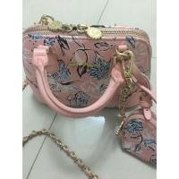 ราคา Lyn around madison carry แท้มือสองค่ะ (234794856)