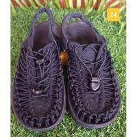 ราคา keen uneek sz. 24 cm. คีนสีดำ มือสองสภาพดี (15293510031)