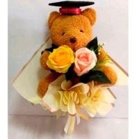 ราคา ช่อตุ๊กตาหมีรับปริญญา ช่อตุ๊กตาหมีถือกุหลาบคู่สีเหลืองคู่ ขนาดกว้าง 28ซม. สูง 37 ซม (กุหลาบเหลืองส้ม คู่) (2948824308)