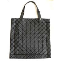 ราคา [Used] Bao Bao Issey Miyake 10X10 สีดำ Matte ของแท้ (1874893529)