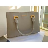 ราคา กระเป๋า charles & keith structured top handle bag รุ่น 2018 ของแท้ มือสองใช้เอง (7111908711)