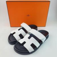 ราคา รองเท้าแตะ Hermes รุ่น Chypre Sandals ขนาด 37.5 สีดำสลับขาว (23228180080)