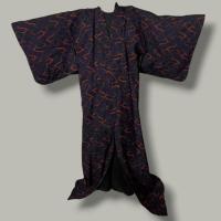 ราคา Kimono/ชุดกิโมโน สีดำลายแดง ยาว 160 ซม. (29735857323)