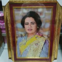 ราคา กรอบรูปทอง ราชินี พระพันปี ขอบผ้าสีแดง 10*15นิ้ว เลือกรูปในแชทนะคะ (2688535209)