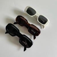 ราคา พร้อมส่ง สีดำ,สีขาว แว่น prada17ws ส่งฟรีทุกชิ้น (22421668182)