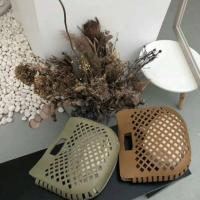 ราคา กระเป๋า​ถือลายฉลุ มีสายยาวให้​ ใส่ได้หลายลุค​ (2525524509)