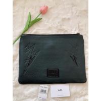 ราคา กระเป๋า IPad ซอง COACH LARGE POUCH WITH CUT OUT (11338506985)