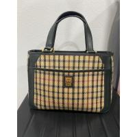 ราคา กระเป๋าถือ กระเป๋าสตางค์ Daks london แท้ 100% (23170673043)
