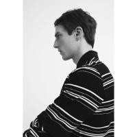 ราคา H&M(เอชแอนด์เอ็ม) เสื้อเชิ้ตโปโลทรงพอดีตัว Regular fit ผู้ชาย 1220080_1 (25966051193)