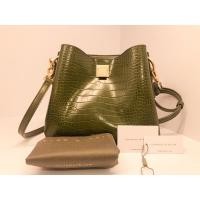 ราคา กระเป๋าสะพายปั๊มหนังลายจระเข้ Charles&Keith สีเขียว ของแท้100% (6551536503)