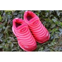 ราคา Nike หนอนสีแดงชมพูเข้ม 17cm.มือสอง (4617313590)