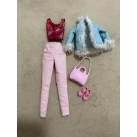 ราคา BARBIEชุดเซ็ทบาร์บี้เสื้อ+กางเกง+รองเท้า+กระเป๋ามือสอง (23774998895)