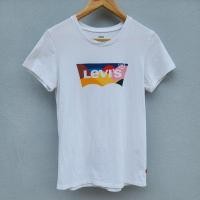 ราคา LEVI'S เสื้อยืด ไซส์ S มือสอง อกเสื้อ 34" ความยาว 25" (23346439596)