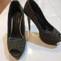 ราคา รองเท้าส้นสูง 5 นิ้ว มือสอง (13045508479)
