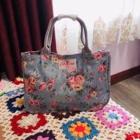 ราคา กระเป๋าถือ ลายดอกไม้ Cath kidston แท้100% กระเป๋าผู้หญิง (14979973713)