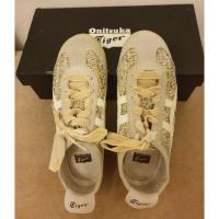 ราคา Used like new! Onitsuka Tiger limited edition แท้ 100% (7609957756)