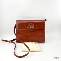 ราคา Ferragamo crossbody พร้อมถุงผ้า ราคาดีเวอร์ ปล่อยเพียง 4,999 เท่านั้น (42852456278)