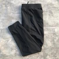 ราคา กางเกงโดย Uniqlo Airism Ultra Stretch Jogger Pants สีดํา sz 32/33 (42554776409)