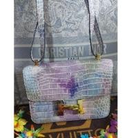 ราคา กระเป๋าแอเมสคอนสตองหนังปั๊มลายจรเข้สีครีมเหลือบม่วงมือสอง (23546536431)