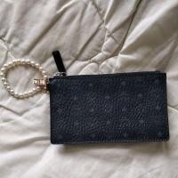ราคา กระเป๋า mcm แท้มือสองสภาพดีแถมสายคล้องมาด้วย (21347959268)