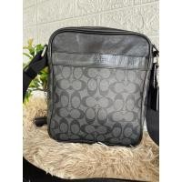 ราคา กระเป๋าคอสบอดี้ COACH ผู้ชายสีดำลาย C (23434001626)