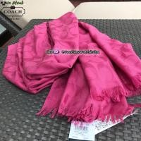 ราคา COACH W SIGNATURE WRAP : F86011 ผ้าพันคอ ผ้าคลุมไหล่ (coachbysuphitcha) (677231525)