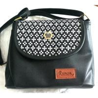 ราคา Ramon กระเป๋าผู้หญิงสะพายข้าง - สีดำ (ลายผ้ารามัญสีดำ) (4545927904)