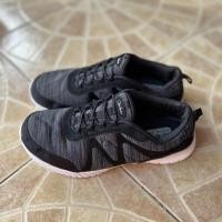 ราคา Skechers slip-on มือสอง ไซซ์ 38/25 (22927499273)