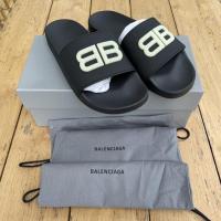 ราคา balenciaga BB Logo Silde Glow in the dark รองเท้าแตะบาเลนเซียกา โลโก้เรืองแสงได้ ของใหม่ อุปกรณ์ครบ ของแท้ 100% (15580609122)