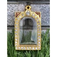ราคา กรอบพระ กรอบสมเด็จ เงินชุบทอง ลงยา ฝั่งเพชร ขนาด กว้าง 2.85 ซม สูง 4.1 ซม มีหมุดล๊อค (6037128214)