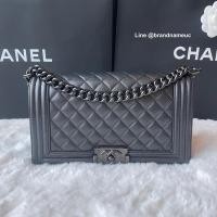 ราคา Chanel boy 10” caviar so black holo 24 (14906917638)