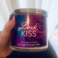 ราคา ส่งต่อ เทียนหอม bath and body works กลิ่น Dark kiss (11249176281)