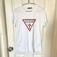 ราคา เสื้อยืด Guess ของแท้ มี2สี ขาว/ชมพู(ขาวหมด เหลือชมพู) Size M ส่งต่อ (12868501783)