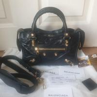 ราคา Balenciaga mini city bag crossbody สีดำ แท้100% (5834675723)