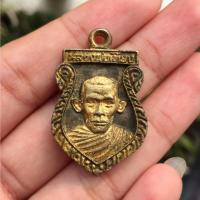 ราคา เหรียญหล่อเสมารุ่นแรกหลวงพ่อเที่ยง วัดบางแขม นครปฐม ปี39 (18884912130)