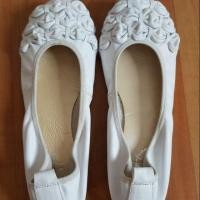 ราคา OTA รองเท้าหนังแกะหุ้มส้นสีขาว (7415883688)