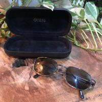 ราคา แว่นกันแดด guess eyewear แว่น guess แว่นกันแดดแบรนด์แท้ดั้งเดิม rare preloved วินาที (40605694044)