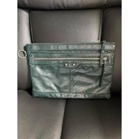 ราคา balenciaga clutch สีเขียว ของแท้ (27356086301)